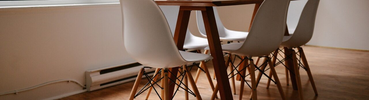 desk-table-wood-chair-floor-home-3260-pxhere.com
